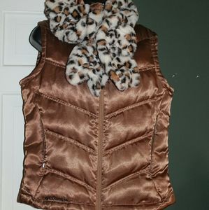HP!*TRENDY VIBES Columbia Titanium puffer vest EUC